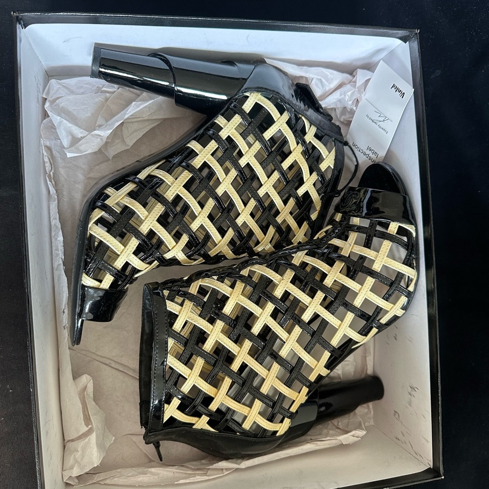 CHANEL Black and Cream Woven Boots - Picture 9 of 13
